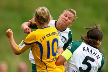 Frauenfußball-Spitzenspiel Duisburg gegen Frankfurt!